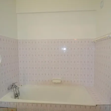 4 Personnes Quartier Riquier Nice