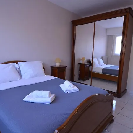 4 Personnes Quartier Riquier 尼斯